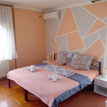 Apartments & Rooms 4 Rijeke Karlovac Bagian luar foto