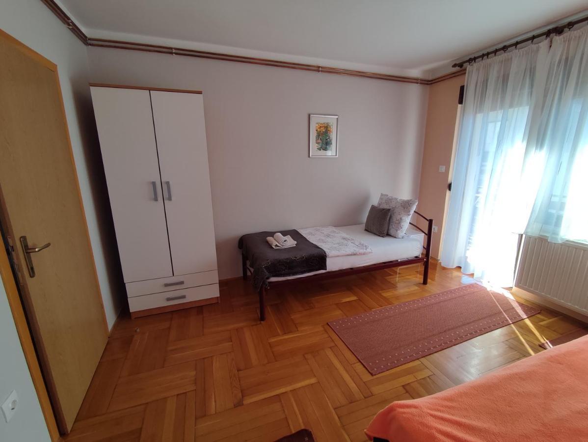 Apartments & Rooms 4 Rijeke Karlovac Bagian luar foto