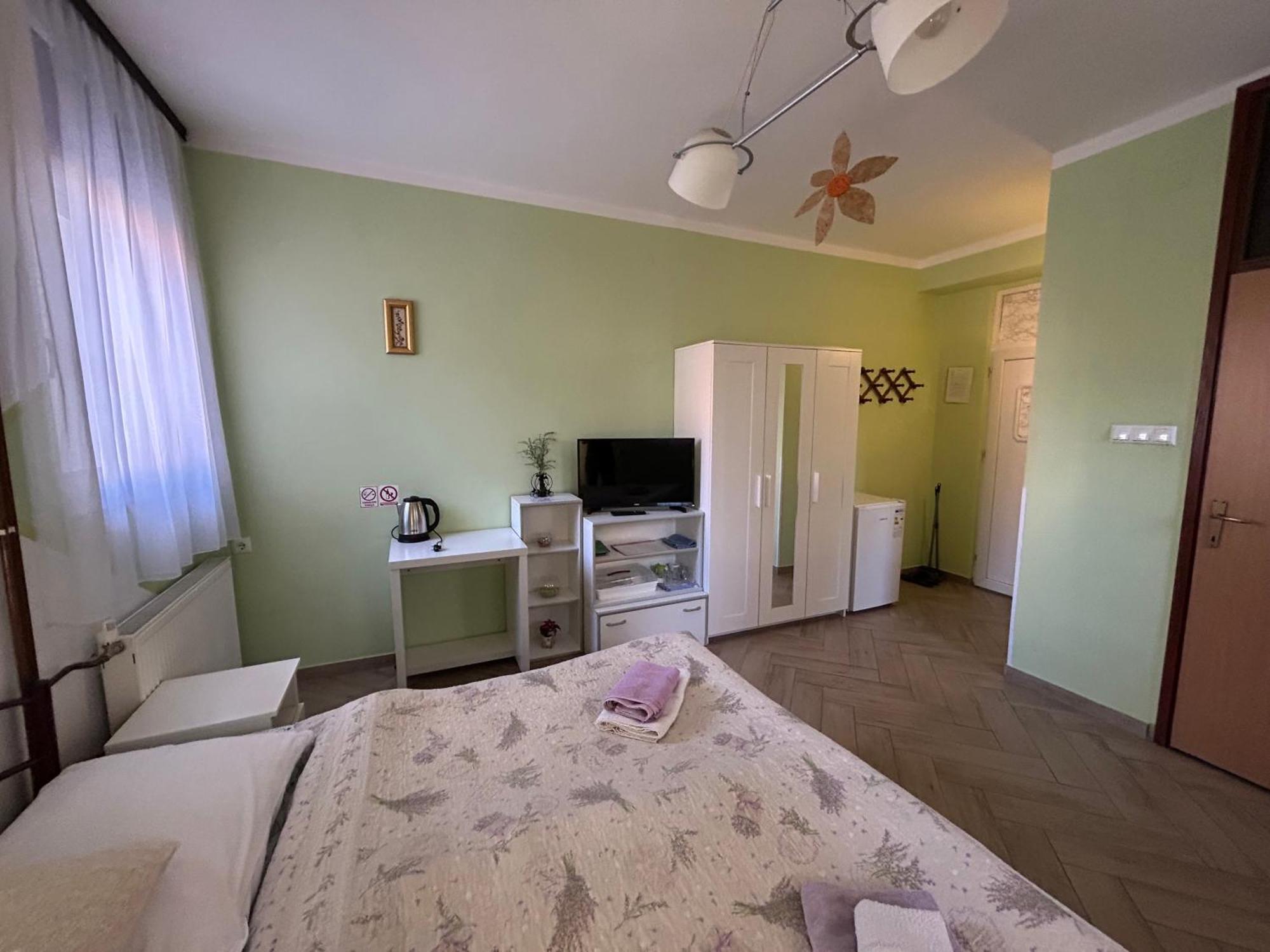 Apartments & Rooms 4 Rijeke Karlovac Bagian luar foto