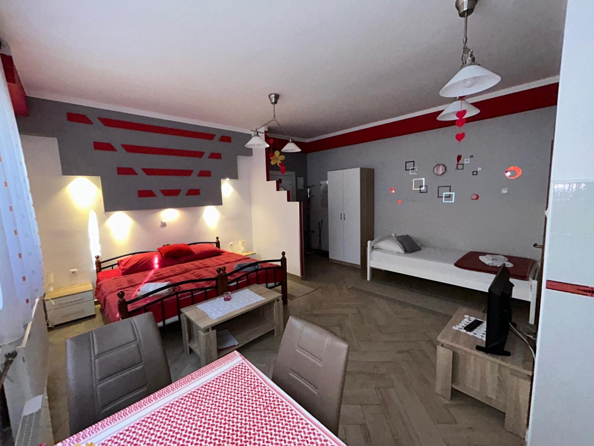 Apartments & Rooms 4 Rijeke Karlovac Bagian luar foto