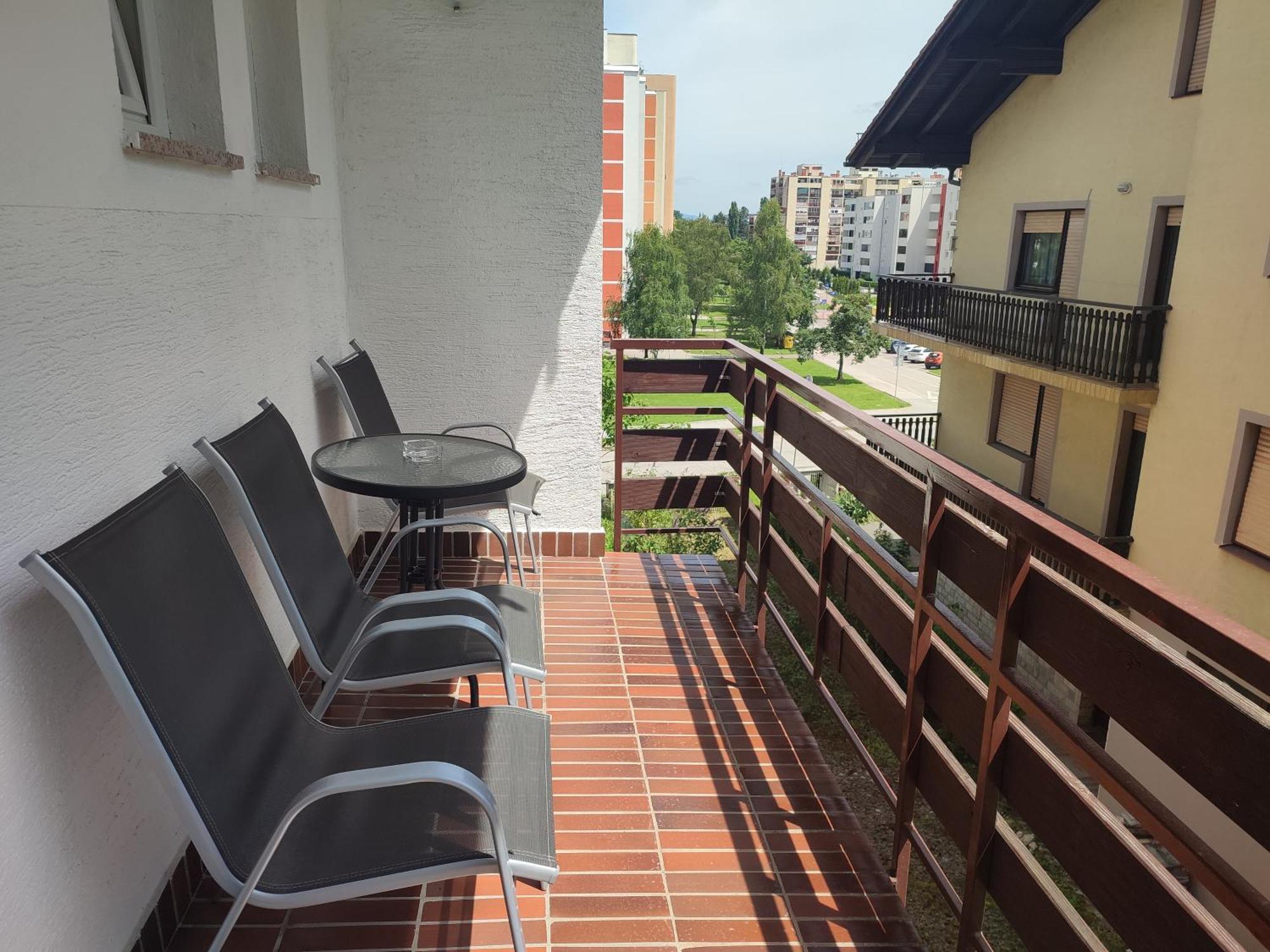 Apartments & Rooms 4 Rijeke Karlovac Bagian luar foto